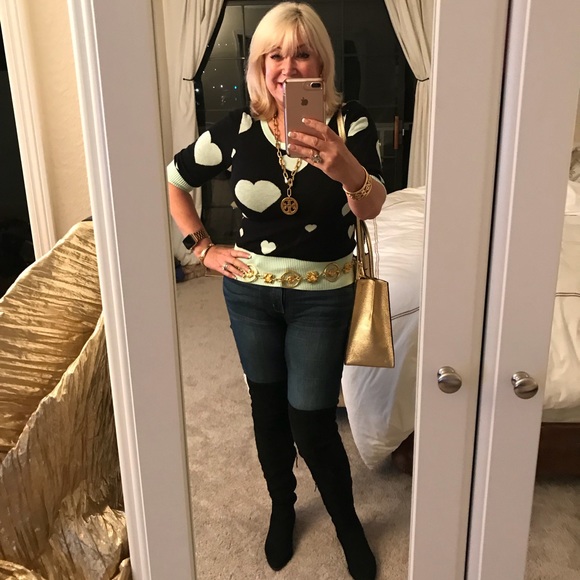 💝Show your love will ”REMAIN!” Comfy sweater in Black w/Mint green hearts/trim - Picture 7 of 8